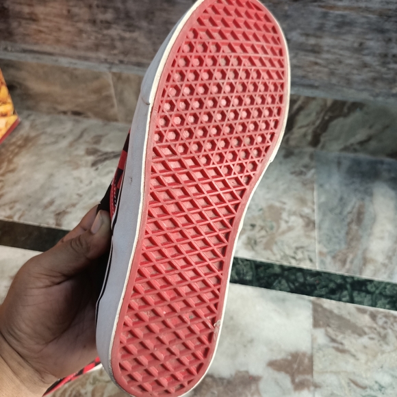 Vans - Picture 2 of 10